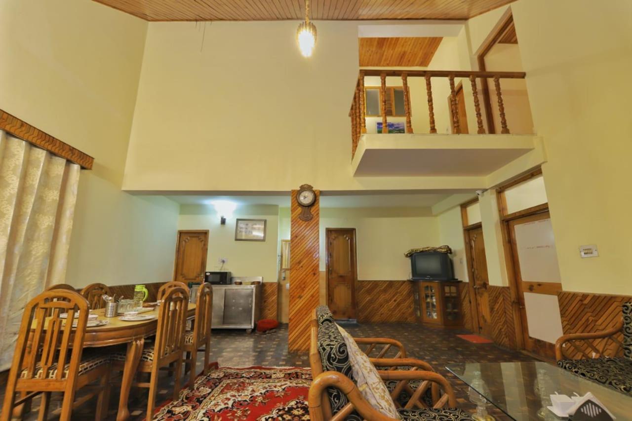 Grey Moustache 4Bhk Villa Manāli Eksteriør billede