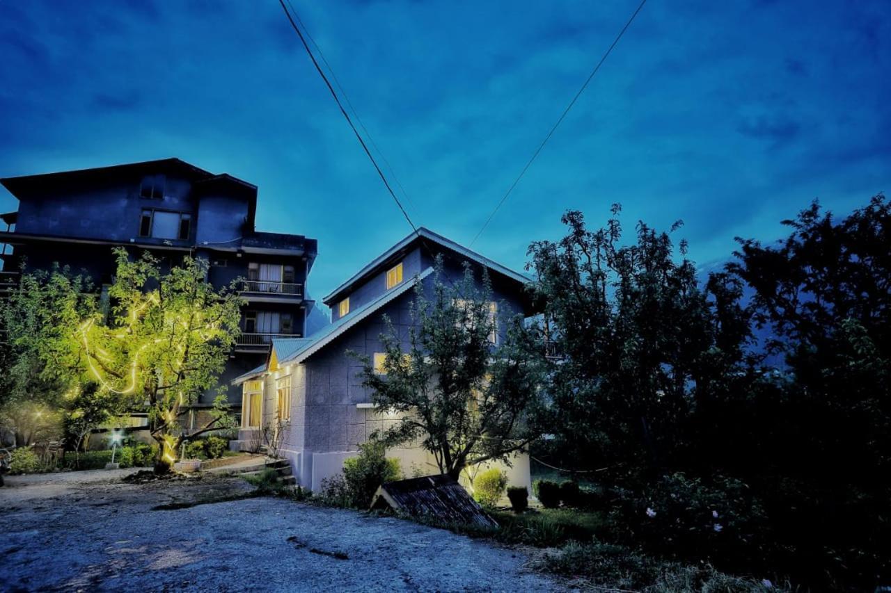 Grey Moustache 4Bhk Villa Manāli Eksteriør billede
